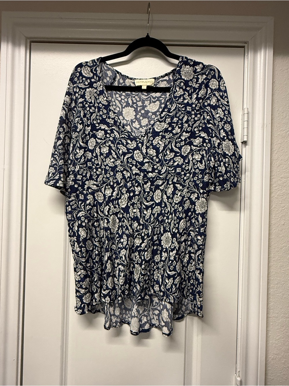 Cynthia Rowley Blue & White Floral Peplum Blouse Size Large Boho Cottagecore